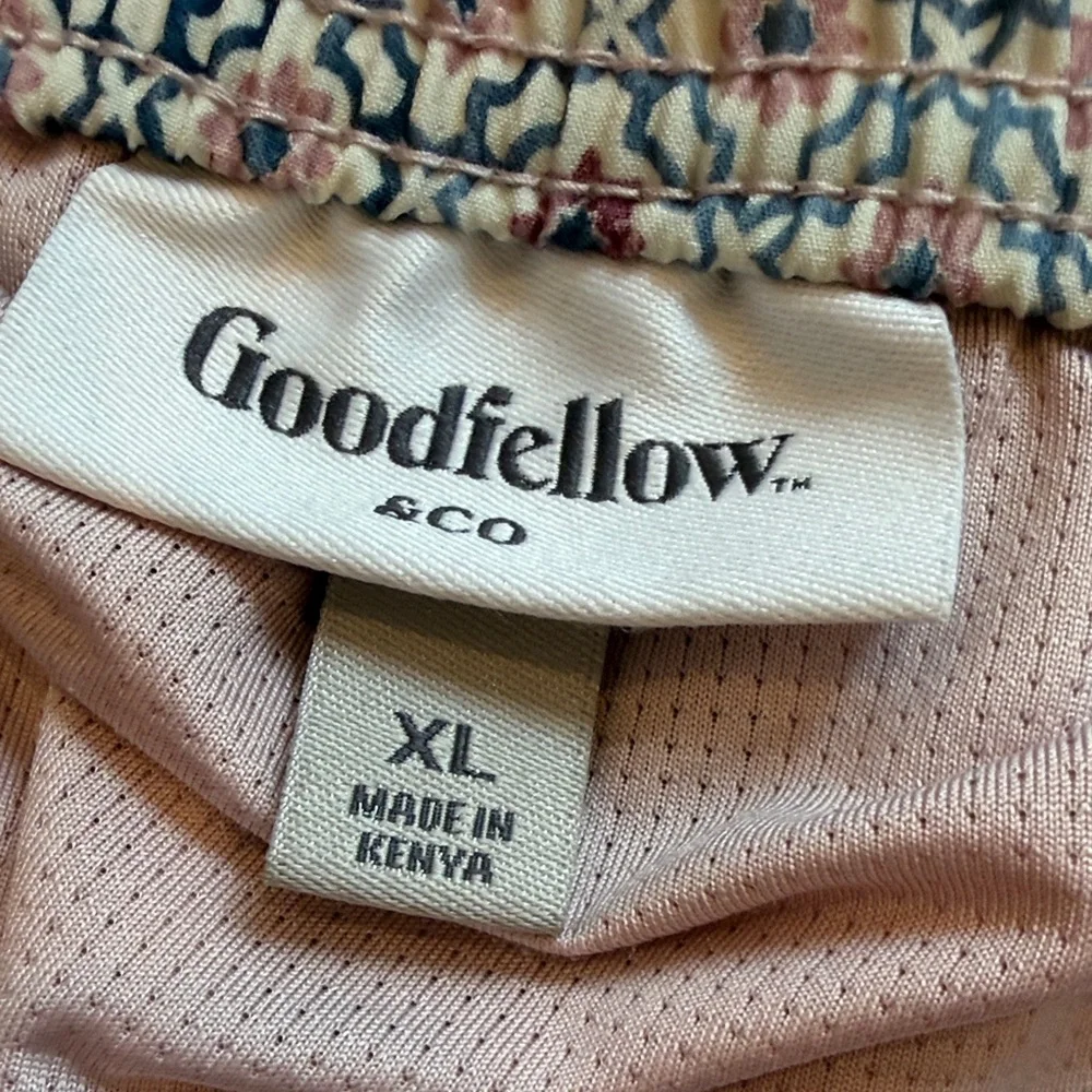 Goodfellow TILE PRINT swim trunks XL W/ brief 3 pocket 7